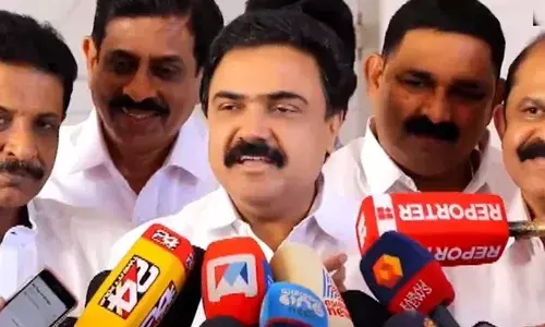 സഭകളുടെ അതൃപ്തി മാറ്റാന്‍ അനുനയ നീക്കം;  ലത്തീന്‍ സഭ കൊച്ചി രൂപതാ ആസ്ഥാനത്തെത്തി ജോസ് കെ മാണി;  ഡോ. ആന്റണി കാട്ടിപ്പറമ്പിലുമായി നിര്‍ണായക കൂടിക്കാഴ്ച;  സന്ദര്‍ശനത്തില്‍ രാഷ്ട്രീയമില്ലെന്ന് ജോസും ബിഷപ്പും; ഇടത് പാളയത്തില്‍ ഉറച്ചുനില്‍ക്കാന്‍ കേരള കോണ്‍ഗ്രസ് എം