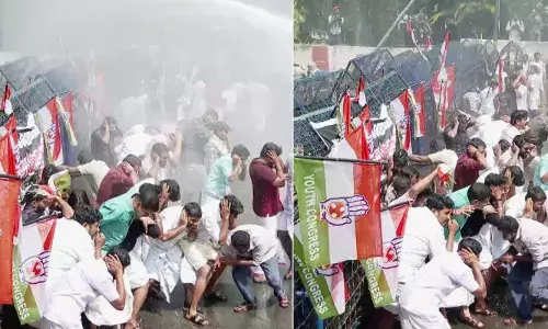 ശബരിമലയിലെ സ്വര്‍ണ്ണക്കൊള്ളയില്‍ പ്രതിഷേധം കത്തുന്നു;  യൂത്ത് കോണ്‍ഗ്രസിന്റെ നിയമസഭാ മാര്‍ച്ചില്‍ സംഘര്‍ഷം; കണ്ണീര്‍വാതകവും ജലപീരങ്കിയും; പ്രവര്‍ത്തകരെ തല്ലിച്ചതച്ച് പോലീസ്