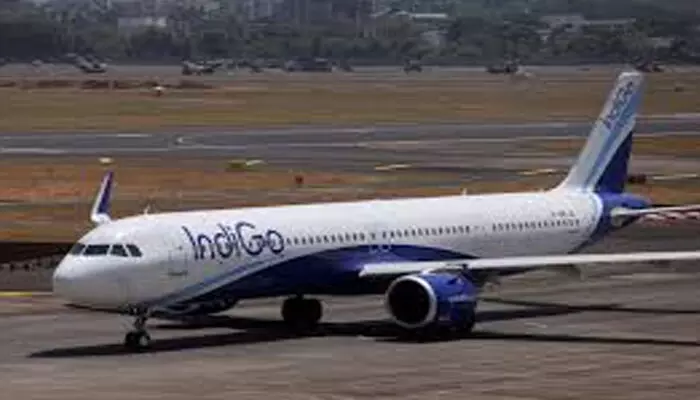 ഇന്നലെ സര്വീസ് നടത്തിയ ഇന്ഡിഗോ വിമാനം നിലത്തിറക്കിയതിന് പിന്നാലെ ഭീഷണി സന്ദേശം; ഫ്ളൈറ്റ് സുരക്ഷിതമെന്ന് കണ്ടെത്തിയതോടെ സാധാരണ പ്രവര്ത്തനങ്ങള്ക്ക് വിട്ടു നല്കി ഇന്നലെ സര്വീസ് നടത്തിയ ഇന്ഡിഗോ വിമാനം നിലത്തിറക്കിയതിന് പിന്നാലെ ഭീഷണി സന്ദേശം; ഫ്ളൈറ്റ് സുരക്ഷിതമെന്ന് കണ്ടെത്തിയതോടെ സാധാരണ പ്രവര്ത്തനങ്ങള്ക്ക് വിട്ടു നല്കി