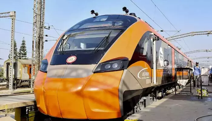 മലയാളിക്ക് റെയില്വേയുടെ പുത്തന് അമൃത്! മൂന്ന് എക്സ്പ്രസ് ട്രെയിനുകളുടെ സമയപട്ടികയായി; മംഗളൂരു മുതല് ഹൈദരാബാദ് വരെ ഇനി പറക്കാം; സര്വീസുകള് 27 മുതല്; അറിയേണ്ടതെല്ലാം മലയാളിക്ക് റെയില്വേയുടെ പുത്തന് അമൃത്! മൂന്ന് എക്സ്പ്രസ് ട്രെയിനുകളുടെ സമയപട്ടികയായി; മംഗളൂരു മുതല് ഹൈദരാബാദ് വരെ ഇനി പറക്കാം; സര്വീസുകള് 27 മുതല്; അറിയേണ്ടതെല്ലാം