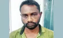 പിണങ്ങിപ്പോയ ഭാര്യ തിരികെവരാന് കൂട്ടാക്കിയില്ല; കലികേറിയ യുവാവ് അയല്വീട്ടിലെ വാഹനങ്ങള്ക്ക് തീയിട്ടു പിണങ്ങിപ്പോയ ഭാര്യ തിരികെവരാന് കൂട്ടാക്കിയില്ല; കലികേറിയ യുവാവ് അയല്വീട്ടിലെ വാഹനങ്ങള്ക്ക് തീയിട്ടു