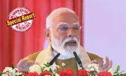 കേരള വികസനത്തിന് ഇന്നു മുതല് പുതിയ ദിശാബോധം; വികസിത കേരളത്തിലൂടെ മാത്രമേ വികസിത ഭാരതം എന്ന സ്വപ്നം പൂര്ത്തിയാക്കാനാകൂ; അതിനായി കേന്ദ്രസര്ക്കാര് കേരളത്തിനൊപ്പമുണ്ടാകും; നാല് ട്രെയിനുകള് ഫ്ലാഗ് ഓഫ് ചെയ്തു; പിഎം സ്വനിധി ക്രെഡിറ്റ് കാര്ഡ് പദ്ധതിയും ഉദ്ഘാടനം ചെയ്തു പ്രധാനമന്ത്രി കേരള വികസനത്തിന് ഇന്നു മുതല് പുതിയ ദിശാബോധം; വികസിത കേരളത്തിലൂടെ മാത്രമേ വികസിത ഭാരതം എന്ന സ്വപ്നം പൂര്ത്തിയാക്കാനാകൂ; അതിനായി കേന്ദ്രസര്ക്കാര് കേരളത്തിനൊപ്പമുണ്ടാകും; നാല് ട്രെയിനുകള് ഫ്ലാഗ് ഓഫ് ചെയ്തു; പിഎം സ്വനിധി ക്രെഡിറ്റ് കാര്ഡ് പദ്ധതിയും ഉദ്ഘാടനം ചെയ്തു പ്രധാനമന്ത്രി