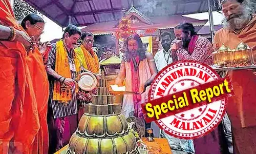 നിളയുടെ തീരത്ത് വിശ്വാസക്കടലിരമ്പുന്നു; തമിഴ്നാട്ടിലെ ത്രിമൂര്‍ത്തി കുന്നില്‍നിന്നും മഹാമേരു രഥമെത്തി; തിരുനാവായയില്‍ ഭക്തിയുടെ കുംഭമേള; ഭാരതപ്പുഴയില്‍ മിനി കാശി ഒരുക്കി ഭക്ത സംഗമം