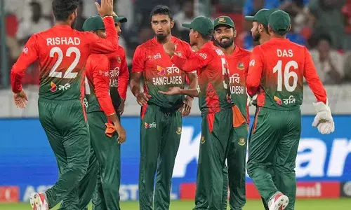 ഇന്ത്യയോടുള്ള പക ബംഗ്ലാദേശ് ക്രിക്കറ്റിന്റെ അന്ത്യമോ? ലോകകപ്പ് ബഹിഷ്‌കരണത്തിന് പിന്നില്‍ രാഷ്ട്രീയ മുതലെടുപ്പോ? പരമ്പരകള്‍ റദ്ദാകും, വരുമാനം നിലയ്ക്കും; താരങ്ങള്‍ പ്രതിസന്ധിയില്‍; ബിസിബിയില്‍ പൊട്ടിത്തെറി