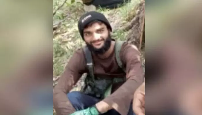 ജമ്മു കശ്മീരിലെ കത്വ ജില്ലയില് ഏറ്റുമുട്ടല്; പാക്കിസ്താന് സ്വദേശിയായ ജയ്ഷെ മുഹമ്മദ് ഭീകരനെ വധിച്ച് സൈന്യം ജമ്മു കശ്മീരിലെ കത്വ ജില്ലയില് ഏറ്റുമുട്ടല്; പാക്കിസ്താന് സ്വദേശിയായ ജയ്ഷെ മുഹമ്മദ് ഭീകരനെ വധിച്ച് സൈന്യം