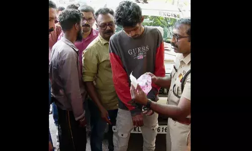 തലസ്ഥാനത്ത് ലഹരി ഒഴുകുന്നു; ബെംഗളൂരു സംഘത്തിന്റെ കാരിയര്‍മാര്‍ പേട്ടയില്‍ പൊലീസിന്റെയും എക്സൈസിന്റെയും വലയിലായി; 8 ലക്ഷത്തിന്റെ 150 ഗ്രാം എംഡിഎംഎയുമായി രണ്ട് യുവാക്കള്‍ അറസ്റ്റില്‍