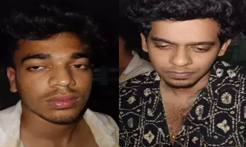 ഡാ...നീ സമ്മേളനത്തിന് വരുന്നില്ലെയെന്ന് ചോദിച്ച് വിളിച്ചു; ആ..ഇപ്പോ തന്നെ വരാമെന്ന് പോലീസിന്റെ മറുപടി; ഡിവൈഎഫ്ഐ പ്രവർത്തകനും കൂട്ടുകാരനും കുടുങ്ങി; പരിശോധനയിൽ കണ്ടത്