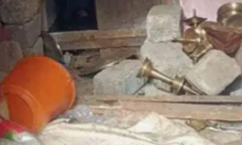 മലപ്പുറത്തെ അയ്യപ്പ ക്ഷേത്രത്തിൽ വീണ്ടും കരടി കയറി; കണ്ടപാടെ തിടപ്പള്ളി തകർത്തെറിഞ്ഞു; പരിഭ്രാന്തിയിൽ നാട്ടുകാർ; പരിശോധന നടത്തി വനം വകുപ്പ്