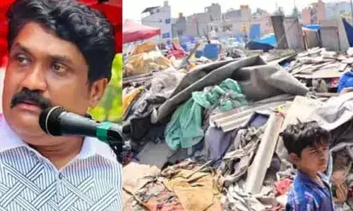 ആഘോഷങ്ങളുടെ പകിട്ടിനിടയില് മറന്നുപോകുന്ന ചില മനുഷ്യരുണ്ട്! കുറിപ്പുമായി എ എ റഹിം ആഘോഷങ്ങളുടെ പകിട്ടിനിടയില് മറന്നുപോകുന്ന ചില മനുഷ്യരുണ്ട്! കുറിപ്പുമായി എ എ റഹിം