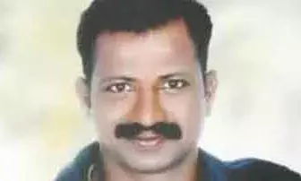 മുഴപ്പിലങ്ങാട് മഠത്തിന് സമീപം വഴിയാത്രക്കാരനെ ഇടിച്ച് തെറിപ്പിച്ച ചരക്ക് ലോറി മറിഞ്ഞു; വഴിയാത്രക്കാരന് മരിച്ചു മുഴപ്പിലങ്ങാട് മഠത്തിന് സമീപം വഴിയാത്രക്കാരനെ ഇടിച്ച് തെറിപ്പിച്ച ചരക്ക് ലോറി മറിഞ്ഞു; വഴിയാത്രക്കാരന് മരിച്ചു