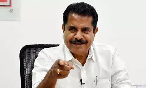 എന്‍എസ്എസിനെയും എസ്എന്‍ഡിപിയും കോണ്‍ഗ്രസുമായി യോജിപ്പിച്ചു കൊണ്ടുപോകുകയാണ് ലക്ഷ്യം; തങ്ങള്‍ ആരും എന്‍എസ്എസ് നേതൃത്വത്തെ അങ്ങോട്ട് പോയി കണ്ടിട്ടില്ല: അടൂര്‍ പ്രകാശ്