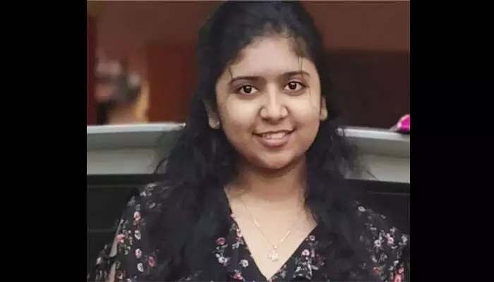 വിനോദയാത്രയ്ക്കിടെ മലയാളി വിദ്യാര്ഥിനി കടലില് മുങ്ങി മരിച്ചു; അപകടം ഉണ്ടായത് കര്ണാടകയിലെ ഗോകര്ണ ബീച്ചില് വിനോദയാത്രയ്ക്കിടെ മലയാളി വിദ്യാര്ഥിനി കടലില് മുങ്ങി മരിച്ചു; അപകടം ഉണ്ടായത് കര്ണാടകയിലെ ഗോകര്ണ ബീച്ചില്