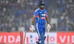 സഞ്ജുവിന് സ്ഥിരതയില്ല, ഇഷാൻ കിഷൻ കൂടുതൽ അപകടകാരി; തകർപ്പൻ ഫോമിലുള്ള അവനെ എങ്ങനെ മാറ്റും?; മലയാളി താരം ടീമിൽ നിന്നും പുറത്താകുമെന്നും മുൻ താരം