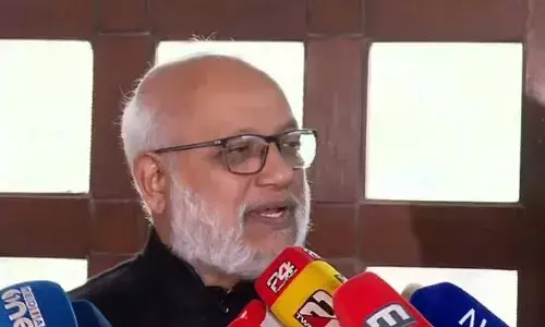 വിഎസ് ജീവിച്ചിരുന്നെങ്കില്‍ പത്മവിഭൂഷണ്‍ നിരസിച്ചേനേ; നേരത്തെ പാര്‍ട്ടി നേതൃത്വത്തില്‍ ഉണ്ടായിരുന്ന നാലുപേരും പുരസ്‌കാരം നിരസിച്ചു;  കുടുംബത്തിന് തീരുമാനിക്കാമെന്ന് എം എ ബേബി