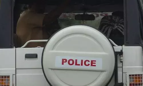 പണം നഷ്ടപ്പെട്ട പരാതിയുമായെത്തിയ യുവതിക്ക് അര്‍ധരാത്രി മെസേജ്; തുമ്പ സ്റ്റേഷനിലെ സിവില്‍ പൊലീസ് ഓഫീസര്‍ക്കെതിരെ അന്വേഷണം