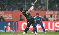 ഇന്നലെ പരിശീലന സമയത്ത് നല്ല മഞ്ഞുണ്ടായിരുന്നു എന്ന് സൂര്യകുമാര്‍ യാദവ്;  മഞ്ഞ് വീണു തുടങ്ങിയതായി സാന്റ്നറും; ടോസിലെ ഭാഗ്യം തുണച്ചതോടെ ഫീല്‍ഡിംഗ് തെരഞ്ഞെടുത്ത് ഇന്ത്യന്‍ ക്യാപ്റ്റന്‍; പവര്‍പ്ലേയില്‍ തകര്‍ത്തടിച്ച് ടിം സീഫെര്‍ട്ട്; ന്യൂസിലന്‍ഡിന് മികച്ച തുടക്കം