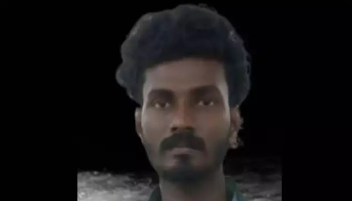 സ്കൂള് വിദ്യാര്ത്ഥിനിയെ ബൈക്കില് കയറ്റിക്കൊണ്ടു പോയി ലൈംഗികമായി ഉപദ്രവിച്ചു; പ്രതിക്ക് ഒന്പത് വര്ഷം കഠിന തടവ് സ്കൂള് വിദ്യാര്ത്ഥിനിയെ ബൈക്കില് കയറ്റിക്കൊണ്ടു പോയി ലൈംഗികമായി ഉപദ്രവിച്ചു; പ്രതിക്ക് ഒന്പത് വര്ഷം കഠിന തടവ്