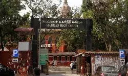 പീഡന പരാതി നല്‍കിയത് അമ്മയുടെ പ്രേരണയിലെന്ന് പതിമൂന്നുകാരി; അച്ഛന്റെ തടവ് ശിക്ഷ റദ്ദാക്കി ഹൈക്കോടതി: അമ്മയ്ക്ക് രൂക്ഷ വിമര്‍ശനം