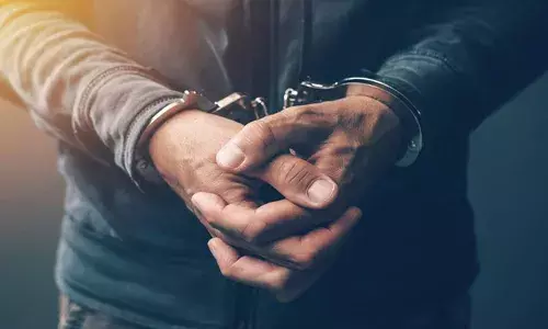 പീഡന ശ്രമം തടയുന്നതിനിടെ യുവതിയേയും ഭര്‍ത്താവിനെയും രണ്ടു വയസ്സുള്ള കുഞ്ഞിനെയും കൊന്നു തള്ളി:  സുഹൃത്തുക്കളായ അഞ്ചു പേര്‍ പിടിയില്‍