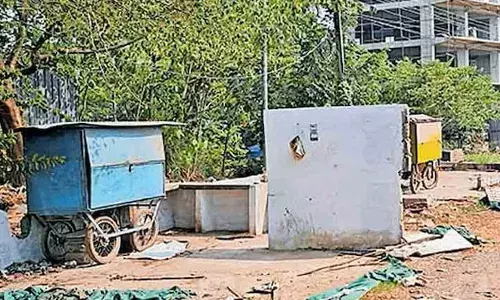 സീപോര്‍ട്ട്-എയര്‍പോര്‍ട്ട് റോഡിലെ കയ്യേറ്റങ്ങള്‍ ഒഴിപ്പിച്ചു; രാഷ്ട്രീയ നേതാവിന്റെ വര്‍ക്ഷോപ്പും പൊളിച്ചുനീക്കി