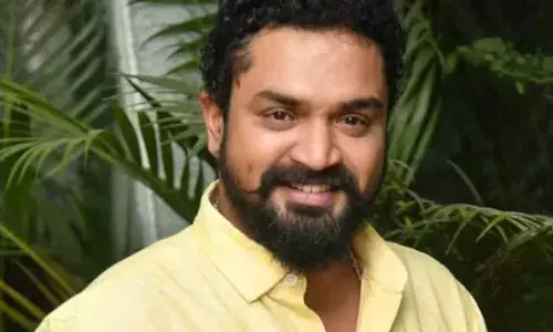 ട്രാഫിക് സിഗ്നലിൽ എസ്‌യുവി ഇടിച്ച് കയറ്റി; നാല് വാഹനങ്ങൾ തകർന്നു; മദ്യപിച്ച് വാഹനമോടിച്ച് അപകടമുണ്ടാക്കിയ കന്നഡ നടൻ മയൂർ പട്ടേലിനെതിരെ കേസ്