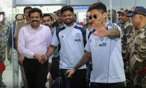 സഞ്ജുവിനായി ആര്‍പ്പുവിളിച്ച് മല്ലു ഫാന്‍സ്;  വിമാനത്താവളത്തില്‍ വഴിയൊരുക്കി സൂര്യകുമാര്‍ യാദവ്;  തിരുവനന്തപുരം ഇളകിമറിഞ്ഞു; കാര്യവട്ടം കാത്തിരിക്കുന്നത് സഞ്ജുവിന്റെ വെടിക്കെട്ടിനായി; കോവളത്ത് ലീലാ റാവിസില്‍ താമസം; കീവീസ് പട ഹയാത്തിലും; അനന്തപുരി ഇനി ക്രിക്കറ്റ് ലഹരിയില്‍