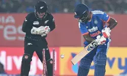 സഞ്ജു എന്നും സഞ്ജു തന്നെയാണ്; അവന്റെ കഴിവിനെക്കുറിച്ച് നമുക്കെല്ലാം വ്യക്തമായ ധാരണയുണ്ട്; സമ്മര്ദങ്ങളെ എങ്ങനെ അതിജീവിക്കണം എന്ന് അറിയാം; മലയാളി താരത്തെ പിന്തുണച്ച് ഇന്ത്യയുടെ ബാറ്റിംഗ് കോച്ച്; ഹോം ഗ്രൗണ്ടിലെ മിന്നും പ്രകടനത്തിനായി പ്രതീക്ഷയോടെ ആരാധകര് സഞ്ജു എന്നും സഞ്ജു തന്നെയാണ്; അവന്റെ കഴിവിനെക്കുറിച്ച് നമുക്കെല്ലാം വ്യക്തമായ ധാരണയുണ്ട്; സമ്മര്ദങ്ങളെ എങ്ങനെ അതിജീവിക്കണം എന്ന് അറിയാം; മലയാളി താരത്തെ പിന്തുണച്ച് ഇന്ത്യയുടെ ബാറ്റിംഗ് കോച്ച്; ഹോം ഗ്രൗണ്ടിലെ മിന്നും പ്രകടനത്തിനായി പ്രതീക്ഷയോടെ ആരാധകര്