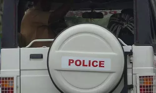 അമ്മയുടെ വിവാഹേതരബന്ധം ശാരീരികവും മാനസികവുമായി  ബുദ്ധിമുട്ടിക്കുന്നു; അടിയന്ത നടപടി സ്വീകരിക്കണമെന്ന് മനുഷ്യാവകാശ കമ്മിഷന്‍