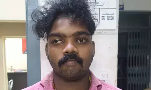ആറു വയസുകാരിക്ക് നേരെ ലൈംഗികാതിക്രമം; 23കാരനായ യുവാവ് പിടിയില് ആറു വയസുകാരിക്ക് നേരെ ലൈംഗികാതിക്രമം; 23കാരനായ യുവാവ് പിടിയില്