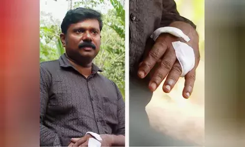 പോസ്റ്റില്‍ നിന്ന് റോഡിലേക്ക് വീണ കേബിളില്‍ കുരുങ്ങി; യുവാവിന്റെ കൈപ്പത്തിയില്‍ ആഴത്തില്‍ മുറിവേറ്റു