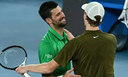 ഓസ്ട്രേലിയന്‍ ഓപ്പണ്‍ പുരുഷ സിംഗിള്‍സ് ഫൈനലില്‍ ക്ലാസിക് പോരാട്ടം;  കാര്‍ലോസ് അല്‍ക്കരാസും നൊവാക് ജോക്കോവിച്ചും ഏറ്റുമുട്ടും; സിന്നറും സ്വരേവും പുറത്ത്; വനിതാ ഫൈനലില്‍ സബലേങ്കയും റിബാക്കിനും ഏറ്റുമുട്ടും