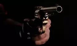 എ.ടി.എമ്മില് പണം നിക്ഷേപിക്കുന്നതിനിടെ വെടിയുതിര്ത്ത് കവര്ച്ച; കോഴിക്കോട് സ്വദേശിക്ക് നഷ്ടമായത് ആറ് ലക്ഷം രൂപ എ.ടി.എമ്മില് പണം നിക്ഷേപിക്കുന്നതിനിടെ വെടിയുതിര്ത്ത് കവര്ച്ച; കോഴിക്കോട് സ്വദേശിക്ക് നഷ്ടമായത് ആറ് ലക്ഷം രൂപ