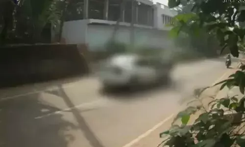 സഹോദരന്റെ പണമിടപാടിനെ ചൊല്ലി തര്‍ക്കം; കോഴിക്കോട് കൂളിമാട് രണ്ട് യുവാക്കളെ കാറിടിച്ച് കൊലപ്പെടുത്താന്‍ ശ്രമം