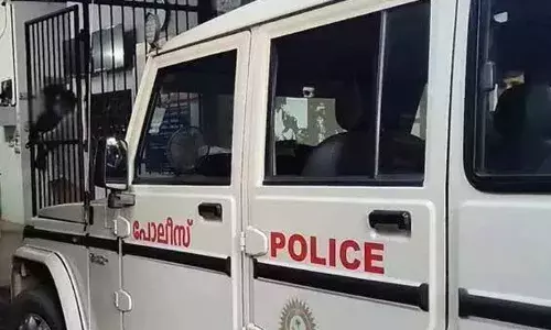 ചികിത്സയില് നല്ല മാറ്റം വന്ന കുട്ടി പെട്ടെന്ന് നിയന്ത്രണാതീതമായി ബഹളം വെച്ചു; ശരീരത്തില് മുറിപ്പാടുകളും; ബുക്കില് വരച്ചുവച്ച ചിത്രങ്ങള് തെളിവായി; ഓട്ടിസമുള്ള പത്തുവയസുകാരനെ പീഡിപ്പിച്ച കേസില് അധ്യാപകന് 161 വര്ഷം കഠിന തടവും പിഴയും ചികിത്സയില് നല്ല മാറ്റം വന്ന കുട്ടി പെട്ടെന്ന് നിയന്ത്രണാതീതമായി ബഹളം വെച്ചു; ശരീരത്തില് മുറിപ്പാടുകളും; ബുക്കില് വരച്ചുവച്ച ചിത്രങ്ങള് തെളിവായി; ഓട്ടിസമുള്ള പത്തുവയസുകാരനെ പീഡിപ്പിച്ച കേസില് അധ്യാപകന് 161 വര്ഷം കഠിന തടവും പിഴയും