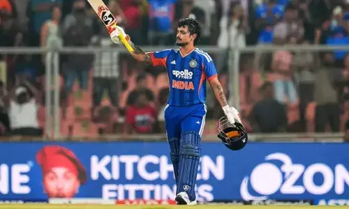 സഞ്ജു ഔട്ട്, കിഷന്‍ ഇന്‍! തിരുവനന്തപുരത്ത് സഞ്ജുവിനെ സാക്ഷിയാക്കി ഇഷാന്‍ കിഷന്റെ ബാറ്റിങ് വെടിക്കെട്ട്;  42 പന്തില്‍ കന്നി സെഞ്ച്വറിയുമായി ടീമിലെ സ്ഥാനം ഉറപ്പിച്ച് താരം; കാര്യവട്ടത്ത് ഇന്ത്യ കൂറ്റന്‍ സ്‌കോറിലേക്ക്