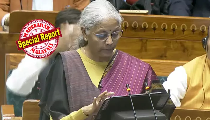 രാജ്യത്തിന് 7% സാമ്പത്തിക വളര്ച്ച! ധാതു മണല് ഖനനത്തിനായി കേരളവും തമിഴ്നാടുമടക്കം നാല് സംസ്ഥാനങ്ങളെ ചേര്ത്ത് ധാതു ഇടനാഴി; ഇന്ത്യയെ ഗ്ലോബല് ബയോ ഫാര്മ മാനുഫാക്ചറിങ് ഹബ് ആക്കാന് 10000 കോടി; ഇന്ത്യ 2.0 സെമികണ്ടക്ടര് മിഷനുവേണ്ടി 40000 കോടി; കര്ത്തവ്യപഥില് തയ്യാറാക്കിയ ആദ്യ ബജറ്റിലേത് ജനപ്രിയ പ്രഖ്യാപനങ്ങളോ? ഇത്തവണ കാഞ്ചീവരം സാരി ധരിച്ചെത്തിയ നിര്മ്മല സീതാരാമന്റെ സുപ്രധാന പ്രഖ്യാപനങ്ങള്ക്ക് കാതോര്ത്ത് രാജ്യം രാജ്യത്തിന് 7% സാമ്പത്തിക വളര്ച്ച! ധാതു മണല് ഖനനത്തിനായി കേരളവും തമിഴ്നാടുമടക്കം നാല് സംസ്ഥാനങ്ങളെ ചേര്ത്ത് ധാതു ഇടനാഴി; ഇന്ത്യയെ ഗ്ലോബല് ബയോ ഫാര്മ മാനുഫാക്ചറിങ് ഹബ് ആക്കാന് 10000 കോടി; ഇന്ത്യ 2.0 സെമികണ്ടക്ടര് മിഷനുവേണ്ടി 40000 കോടി; കര്ത്തവ്യപഥില് തയ്യാറാക്കിയ ആദ്യ ബജറ്റിലേത് ജനപ്രിയ പ്രഖ്യാപനങ്ങളോ? ഇത്തവണ കാഞ്ചീവരം സാരി ധരിച്ചെത്തിയ നിര്മ്മല സീതാരാമന്റെ സുപ്രധാന പ്രഖ്യാപനങ്ങള്ക്ക് കാതോര്ത്ത് രാജ്യം