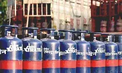 ബജറ്റ് അവതരിപ്പിക്കാൻ മണിക്കൂറുകൾ മാത്രം ബാക്കി നിൽക്കെ ഇരുട്ടടി..!! വാണിജ്യ എൽപിജി വില വർധിപ്പിച്ചു; സിലിണ്ടറിന് കൂടിയത് 49 രൂപ; ഗാർഹിക സിലിണ്ടർ വിലയില് മാറ്റമില്ല ബജറ്റ് അവതരിപ്പിക്കാൻ മണിക്കൂറുകൾ മാത്രം ബാക്കി നിൽക്കെ ഇരുട്ടടി..!! വാണിജ്യ എൽപിജി വില വർധിപ്പിച്ചു; സിലിണ്ടറിന് കൂടിയത് 49 രൂപ; ഗാർഹിക സിലിണ്ടർ വിലയില് മാറ്റമില്ല