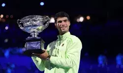 കരിയർ ഗ്രാൻഡ് സ്ലാം നേടുന്ന ഏറ്റവും പ്രായം കുറഞ്ഞ താരം; ആദ്യ സെറ്റ് നഷ്ടമായതിന് ശേഷം ചരിത്ര വിജയം; ഓസ്ട്രേലിയൻ ഓപ്പൺ പുരുഷ സിംഗിൾസ് കിരീടം അൽക്കരാസിന്; നദാലിന്റെ റെക്കോർഡും പഴങ്കഥ കരിയർ ഗ്രാൻഡ് സ്ലാം നേടുന്ന ഏറ്റവും പ്രായം കുറഞ്ഞ താരം; ആദ്യ സെറ്റ് നഷ്ടമായതിന് ശേഷം ചരിത്ര വിജയം; ഓസ്ട്രേലിയൻ ഓപ്പൺ പുരുഷ സിംഗിൾസ് കിരീടം അൽക്കരാസിന്; നദാലിന്റെ റെക്കോർഡും പഴങ്കഥ