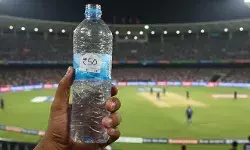 കുടിവെള്ളത്തിന് കൊള്ളവില; കാണികളെ പിഴിഞ്ഞ ഏജന്സിക്കെതിരെ കെ.സി.എ; 10 രൂപയുടെ വെള്ളത്തിന് വാങ്ങിയത് ഇരട്ടിയിലധികം; തിരുവനന്തപുരം ടി-20 മത്സരത്തിലെ ചൂഷണത്തില് ശക്തമായ നടപടി ഉറപ്പ് കുടിവെള്ളത്തിന് കൊള്ളവില; കാണികളെ പിഴിഞ്ഞ ഏജന്സിക്കെതിരെ കെ.സി.എ; 10 രൂപയുടെ വെള്ളത്തിന് വാങ്ങിയത് ഇരട്ടിയിലധികം; തിരുവനന്തപുരം ടി-20 മത്സരത്തിലെ ചൂഷണത്തില് ശക്തമായ നടപടി ഉറപ്പ്