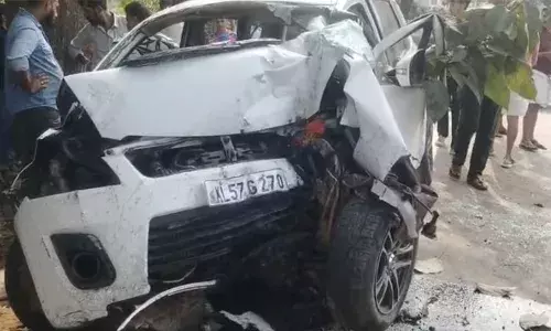 നിയന്ത്രണം വിട്ട കാർ മരത്തിലിടിച്ചു; താമരശ്ശേരിയിൽ അമ്മയ്ക്കും മകൾക്കും ദാരുണാന്ത്യം; രണ്ട് പേർക്ക് പരിക്ക്