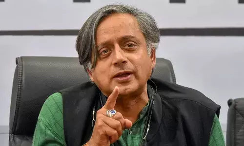 ബഡ്ജറ്റിലെ കേന്ദ്ര സർക്കാരിന്റെ അവഗണന നിർഭാഗ്യകരം; ബജറ്റ് രാജ്യത്തെയും എല്ലാ സംസ്ഥാനങ്ങളെയും സേവിക്കാൻ ഉദ്ദേശിച്ചുള്ളത്; വിമർശനവുമായി ശശി തരൂർ ബഡ്ജറ്റിലെ കേന്ദ്ര സർക്കാരിന്റെ അവഗണന നിർഭാഗ്യകരം; ബജറ്റ് രാജ്യത്തെയും എല്ലാ സംസ്ഥാനങ്ങളെയും സേവിക്കാൻ ഉദ്ദേശിച്ചുള്ളത്; വിമർശനവുമായി ശശി തരൂർ