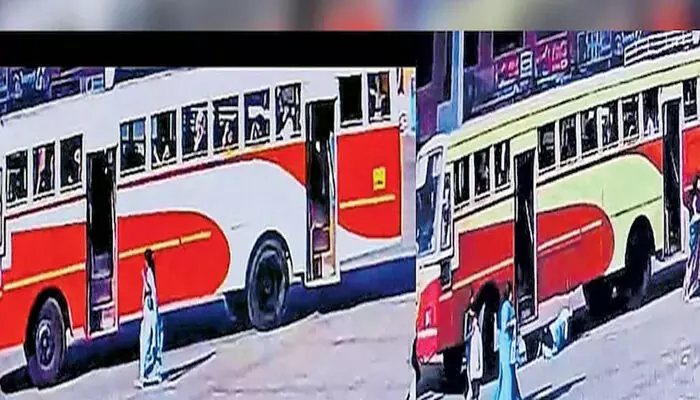 ബസിടിച്ചു വീണ സ്ത്രീയുടെ കാലുകളിലൂടെ അതേ ബസ് കയറിയിറങ്ങി; കാട്ടാക്കട കെഎസ്ആര്‍ടിസി ഡിപ്പോയിലുണ്ടായ അപകടത്തില്‍ വീട്ടമ്മയ്ക്ക് ഗുരുതര പരിക്ക്