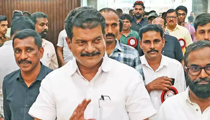 പി വി അന്‍വര്‍ ബേപ്പൂരില്‍ മത്സരിക്കും, ജയിക്കും; യുഡിഎഫിന്റെ ആദ്യ സ്ഥാനാര്‍ഥി പ്രഖ്യാപനം നടത്തി സണ്ണി ജോസഫ്;  മണ്ഡലത്തില്‍ അനൗപചാരിക പ്രചാരണം തുടങ്ങി തൃണമൂല്‍ കോണ്‍ഗ്രസ്