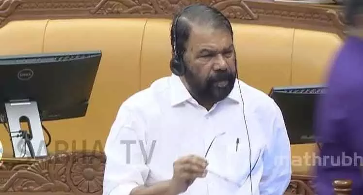 ശബരിമല  സ്വര്‍ണ്ണക്കൊള്ളയില്‍ സഭ പ്രക്ഷുബ്ധം; മന്ത്രിമാരെ വിരട്ടാന്‍ നോക്കേണ്ട; പ്രതിപക്ഷത്തിന് നേരെ ആഞ്ഞടിച്ച് വി. ശിവന്‍കുട്ടി; സഭ ബഹിഷ്‌കരിച്ച് വി.ഡി. സതീശനും സംഘവും