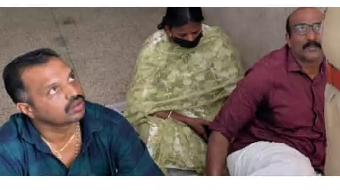 ബിജെപി നേതാക്കള്‍ പത്തുലക്ഷം തട്ടിയെന്ന് പരാതി; കോതമംഗലത്ത് പാര്‍ട്ടി ഓഫീസിന് മുന്നില്‍ കുടുംബത്തിന്റെ ആത്മഹത്യാമുനമ്പിലെ സമരം; നേതാക്കള്‍ക്കെതിരെ ഗുരുതര ആരോപണം