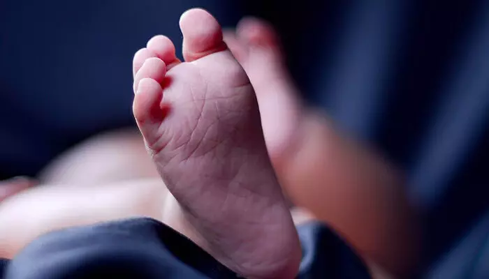 മുലപ്പാല്‍ തൊണ്ടയില്‍ കുടുങ്ങി? കാസര്‍കോട് നാലു മാസം പ്രായമായ ആണ്‍കുട്ടി മരിച്ച നിലയില്‍