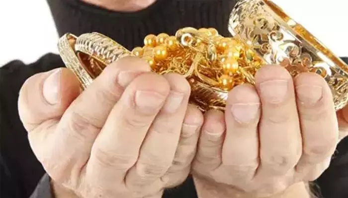 ബാരാമതിയില്‍ അജിത് പവാറിന്റെ സംസ്‌കാര ചടങ്ങിനെത്തിയവരുടെ 30 ലക്ഷത്തോളം വരുന്ന ആഭരണങ്ങള്‍ മോഷണം പോയി; കേസ് രജിസ്റ്റര്‍ ചെയ്തു പോലീസ്