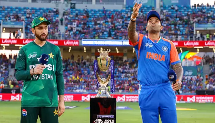 ചാമ്പ്യൻസ് ട്രോഫി കളിക്കാൻ ഇന്ത്യ വിസമ്മതിച്ചപ്പോൾ എന്ത് നടപടിയെടുത്തു; ഇന്ത്യക്കെതിരായ മത്സരം ബഹിഷ്‌കരിച്ചാൽ പാക്കിസ്ഥാനെ ശിക്ഷിക്കാൻ ഐസിസിക്ക് അധികാരമില്ലെന്ന് ഇഹ്സാൻ മാനി