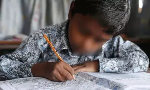 സംസാരശേഷിയില്ല; അധ്യാപകന് പീഡിപ്പിച്ച വിവരം ബുക്കില് വരച്ചിട്ട് ഓട്ടിസം ബാധിച്ച കുട്ടി: പ്രതിക്ക് 161 വര്ഷം കഠിന തടവ് സംസാരശേഷിയില്ല; അധ്യാപകന് പീഡിപ്പിച്ച വിവരം ബുക്കില് വരച്ചിട്ട് ഓട്ടിസം ബാധിച്ച കുട്ടി: പ്രതിക്ക് 161 വര്ഷം കഠിന തടവ്