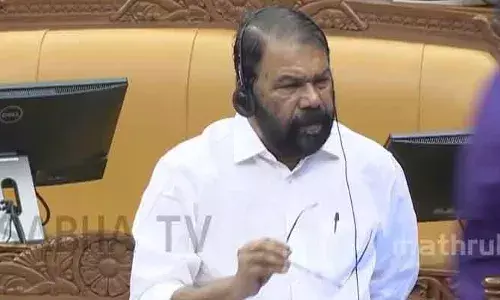 ശബരിമല  സ്വര്‍ണ്ണക്കൊള്ളയില്‍ സഭ പ്രക്ഷുബ്ധം; മന്ത്രിമാരെ വിരട്ടാന്‍ നോക്കേണ്ട; പ്രതിപക്ഷത്തിന് നേരെ ആഞ്ഞടിച്ച് വി. ശിവന്‍കുട്ടി; സഭ ബഹിഷ്‌കരിച്ച് വി.ഡി. സതീശനും സംഘവും